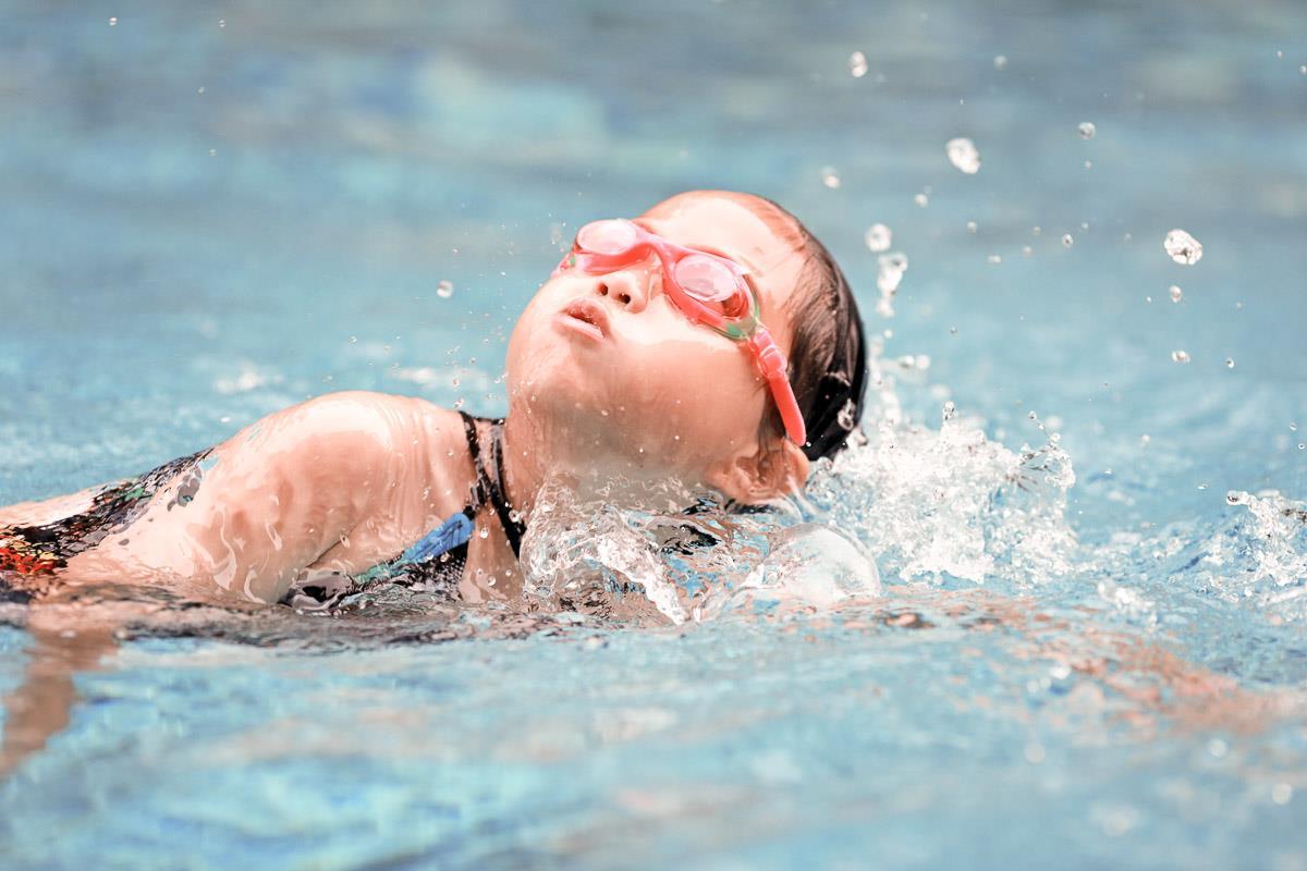 Svømmekurs for barn i Åmot - Klikk for stort bilde